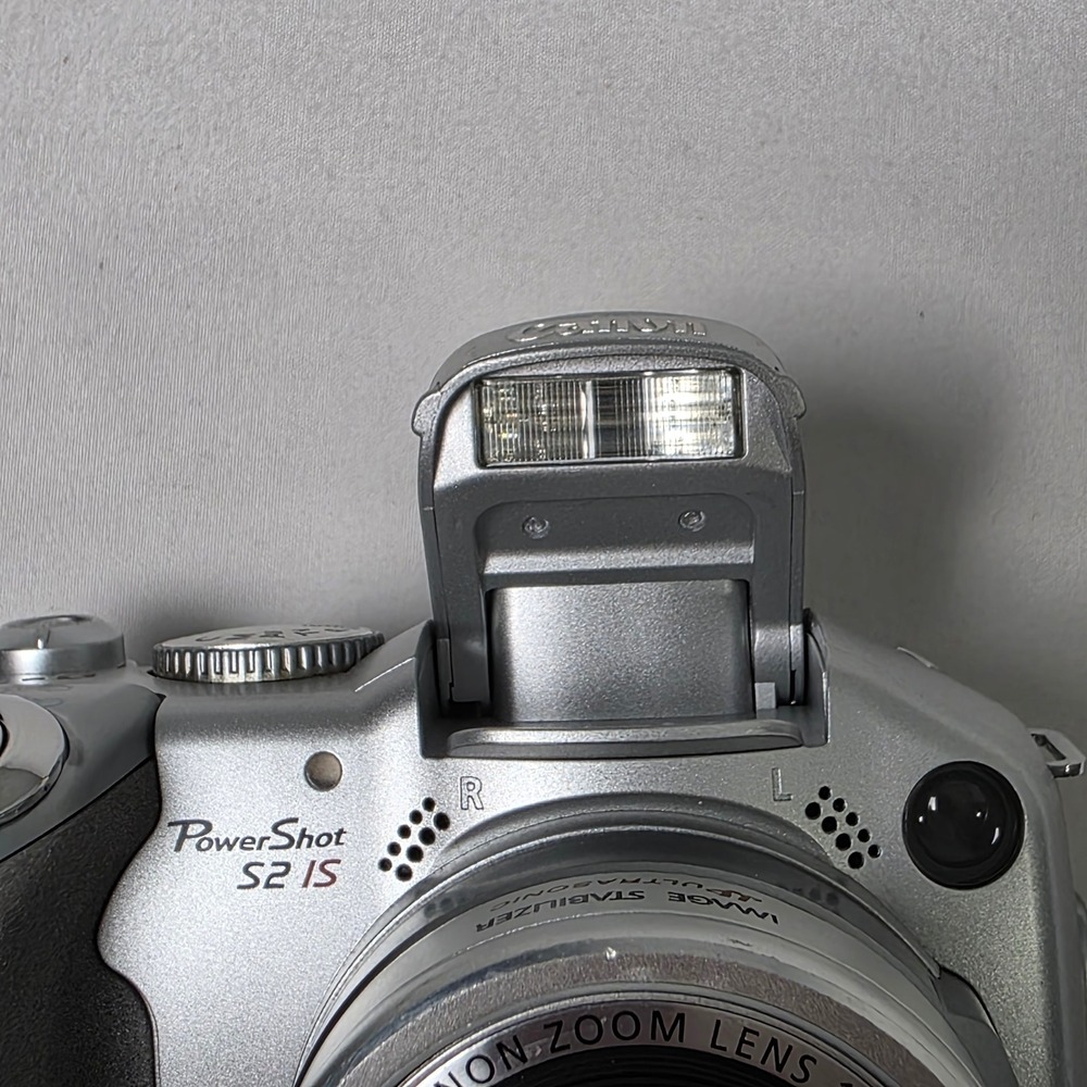 Canon PowerShot S2 IS Digital Camera 5.0MP 12x Zoom PC1130 Bridge PARTS ONLY - Picture 2 of 8